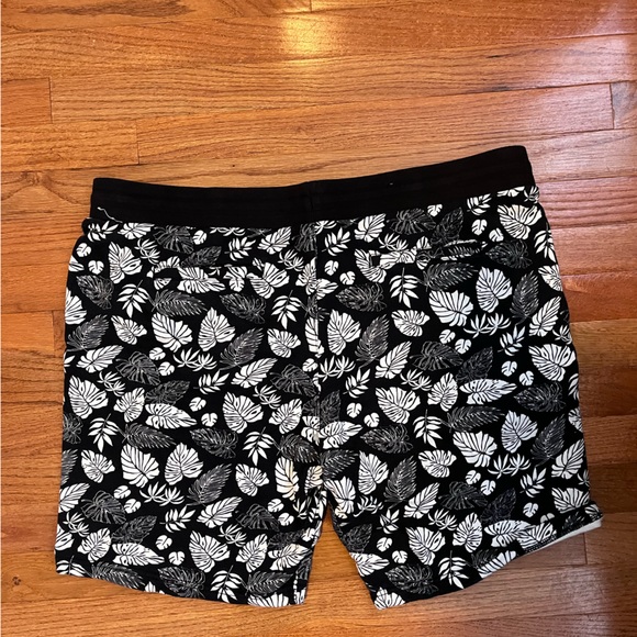 Mossimo Men’s Leaf Print Terry Shorts, XL - Picture 5 of 5